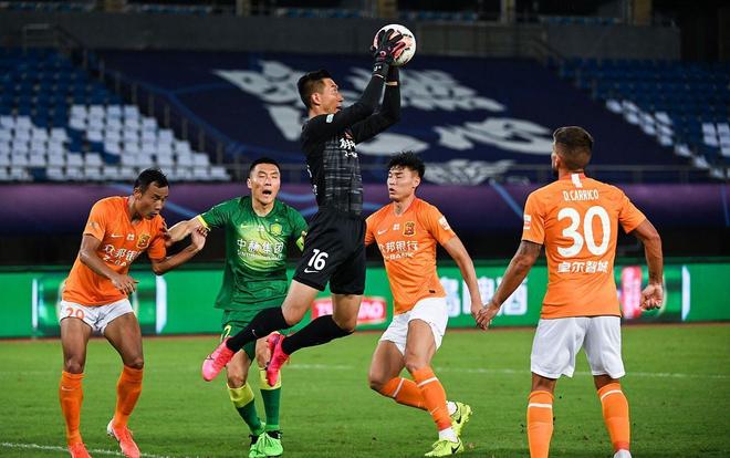 客场对贝蒂斯上半场就上演帽子戏法，费兰是西甲历史第一人