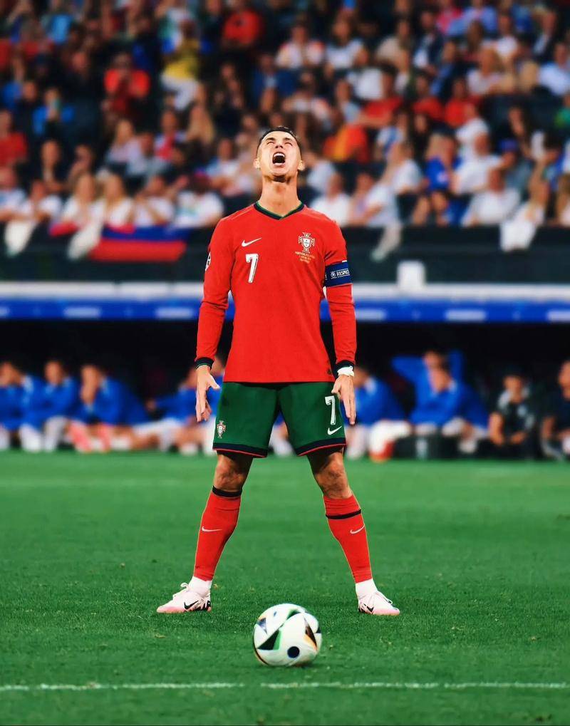 足球国足再次加练射门，教练组严要求