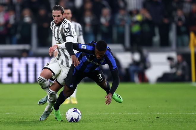 鹈鹕第二节7次失误，单节净负14分半场落后老鹰10分