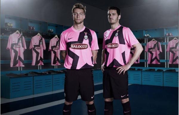 跟队：孙兴慜将留在韩国，以便于完成加盟洛杉矶的转会