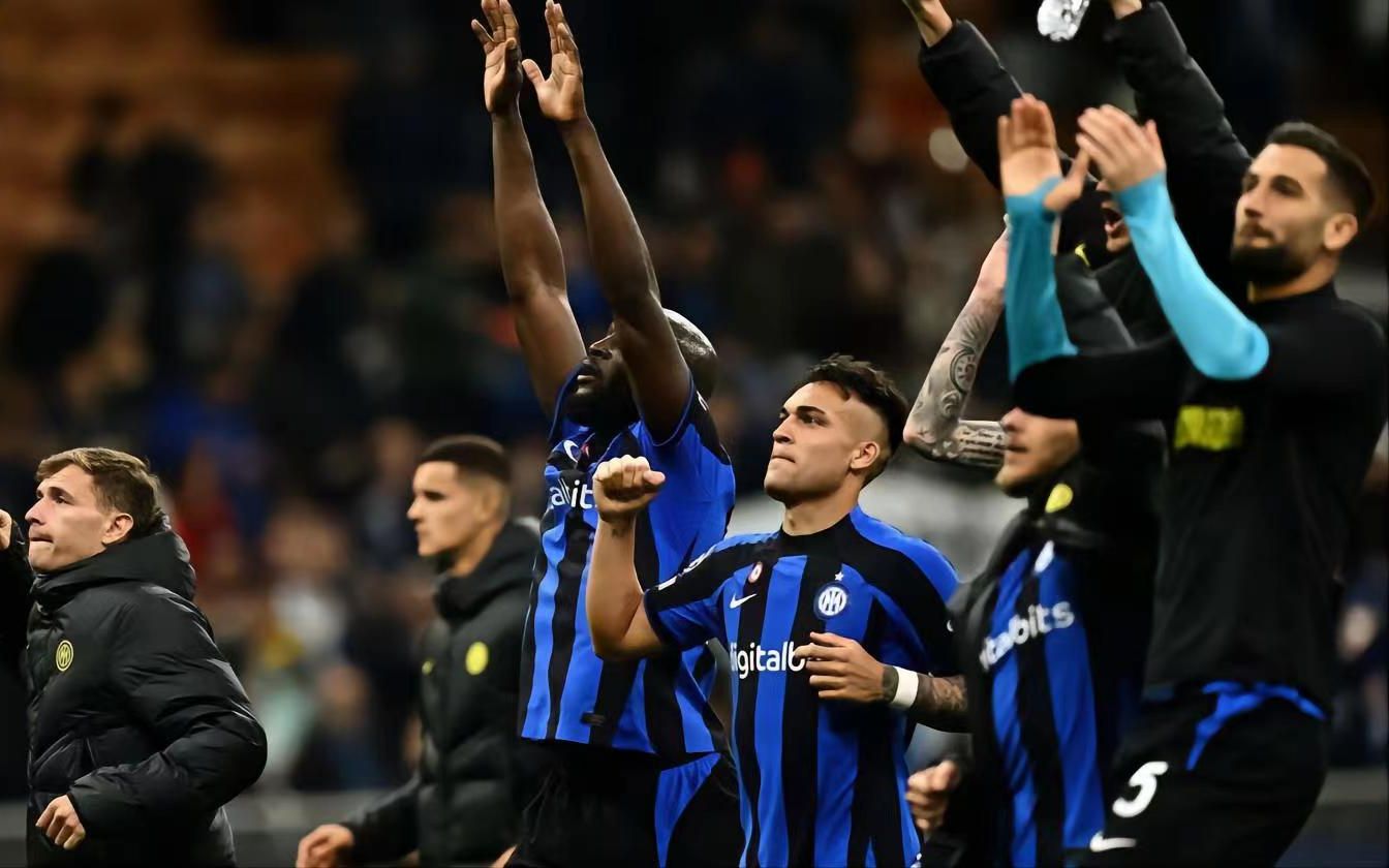 NBA：勇士主场击败小牛 库里三分火力全开